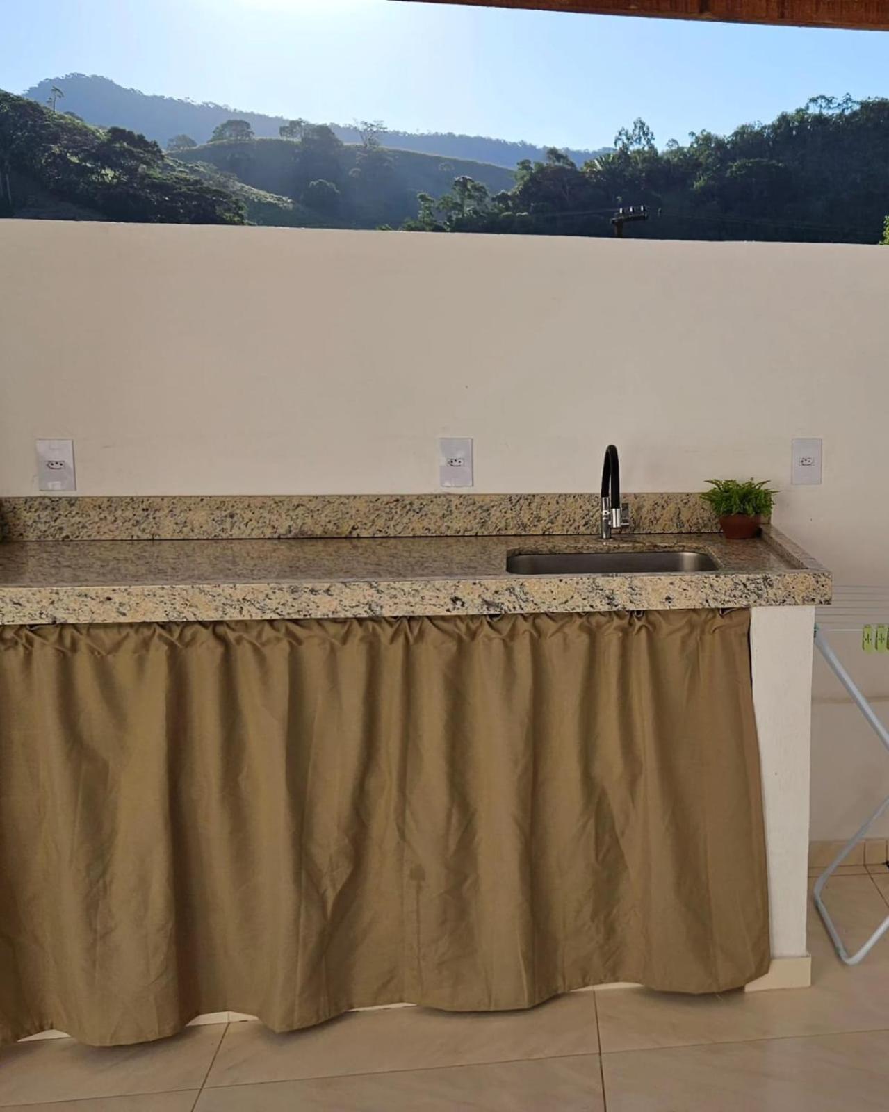 Cantinho Na Serra - Apartamento Santa Maria Madalena Exteriör bild